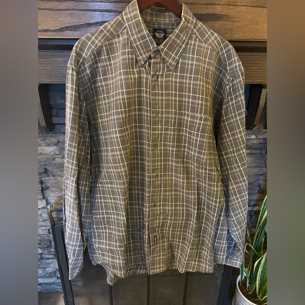 Dockers Men's Gray Plaid Button-Down Shirt